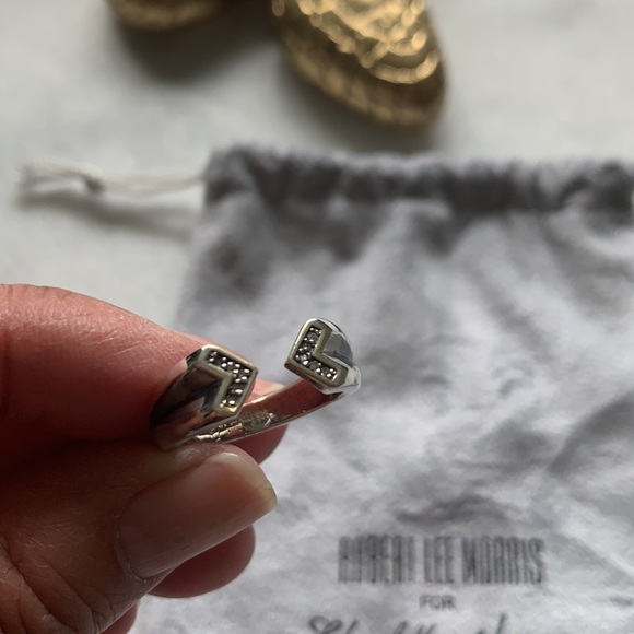 Elizabeth and James Ring - Picture 2 of 5